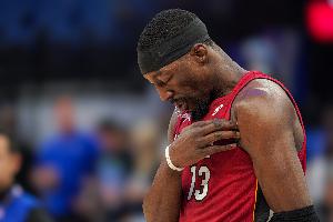 狀態(tài)一般！阿德巴約半場7投2中&三分3中0得4分7板2助 正負(fù)值-11