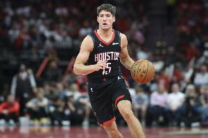 信心十足！謝潑德追身三分一箭穿心 幫助球隊(duì)迫近比分