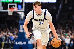 手感一般！弗拉格上半場11中4&沒有罰球 拿到9分3板2帽