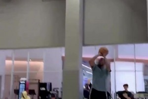 下賽季起飛火箭新援杜蘭特最新訓(xùn)練視頻：立棍單打依舊無解！