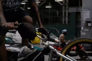 狀元還是最大牌哈！小旗飄揚(yáng)紐約城弗拉格閃耀時(shí)代廣場(chǎng)