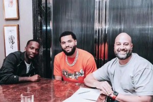 這次已離開了！上次范喬丹和火箭簽約后就帶著杰倫-格林去吃飯了