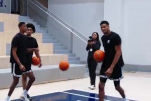 字母哥曾教第五順位的貝利低位技巧，字母這啟動(dòng)速度好恐怖