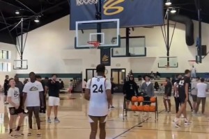 弗拉格曾在庫里訓(xùn)練營訓(xùn)練 命中三分提前轉(zhuǎn)身瀟灑離開