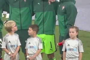 頂級(jí)的門前嗅覺(jué)！C羅總會(huì)出現(xiàn)在該出現(xiàn)的位置！