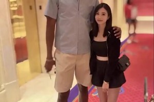 字母哥此前談利拉德：我們不存在任何競(jìng)爭(zhēng) 他來這就是做利拉德的