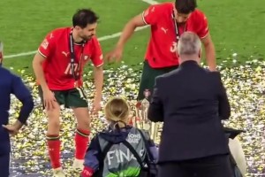 魯本迪亞斯和B席看到若塔離世會(huì)哭的…前幾天奪冠時(shí)三人還在合照