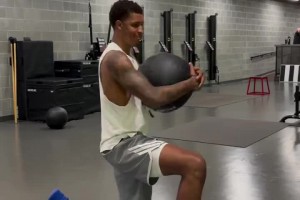 練的真勤！小賈最新健身房訓(xùn)練視屏又來(lái)了