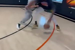 火箭射手群福音！杜蘭特進(jìn)行破包夾專項訓(xùn)練