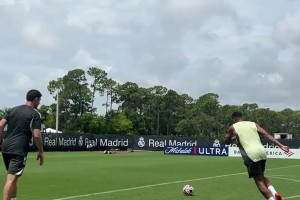 對(duì)陣巴黎證明自己？姆總訓(xùn)練展示射門技術(shù)