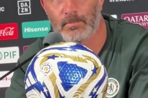 當(dāng)?shù)弥ヴ斆啄廴荒晏吡?0場(chǎng)比賽后，馬雷斯卡啞口無(wú)言