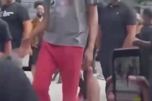 小球迷和KD擊掌后興奮不已：我將一個月不洗手