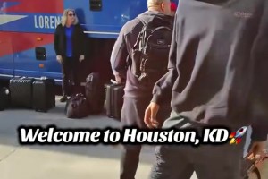 死神來了！杜蘭特抵達休斯敦 為當?shù)厍蛎詿崆楹灻? >
                                        </div>
                                    </div>
                                                                        <div   id=