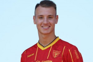 球員集錦：送去練級！從米蘭外租萊切的卡馬達(dá)未來可期