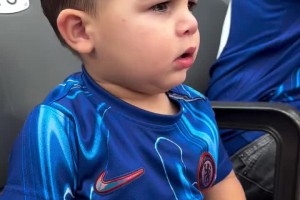 恩佐兒子場(chǎng)下已懵逼：這還是我爸的球隊(duì)嗎？