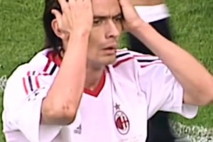 不嘻嘻了！球迷拍到大巴黎決賽落后時(shí)的納賽爾，大口吐氣黑臉