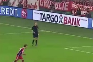 這音樂真絕了！德國杯名場面：蘭格拉克撲出格策的點(diǎn)球！