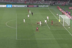 打花了！遼寧鐵人日本籍外援邦本宜裕驚天凌空臥射攻入半場(chǎng)第四球