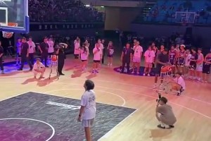 恩比德看完沉默了！喬治去年中國行表演三分，離譜的10中2！