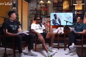 拉塞爾此前：詹姆斯是沒(méi)有缺點(diǎn)的籃球運(yùn)動(dòng)員，他喜歡隊(duì)友做自己！