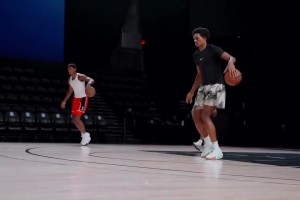 哥倆打磨技術(shù)！阿門與弟弟奧薩爾休賽期一同訓(xùn)練