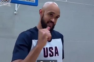 奧胖想試試 走在多倫多街頭多久能被認(rèn)出來(lái)...