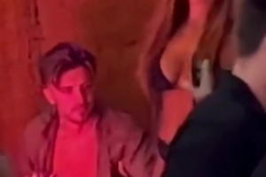 性感美人環(huán)繞！格拉利什的快樂一般人體驗(yàn)不到