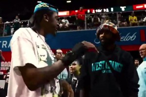 歐文詢問(wèn)杰倫威：你一直在處理手腕傷勢(shì)嗎？你像個(gè)混蛋一樣反彈了