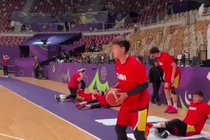 今晚享受比賽吧！亞洲杯決賽賽前，趙睿投籃熱身！