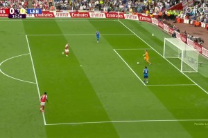 天吶利茲聯(lián)后衛(wèi)送大禮，約克雷斯直面門將射門變解圍。。