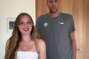 身材這么頂嗎獨(dú)行俠名宿司機(jī)與侄女跳舞，后者因顏值瞬間走紅