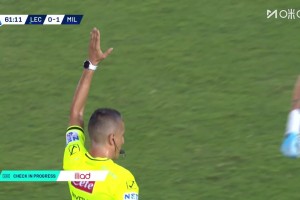 米蘭進(jìn)球再次被吹！S-希門尼斯抽射破門！越位在先進(jìn)球無效！