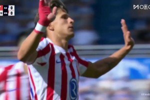 馬競(jìng)1-0領(lǐng)先！禁區(qū)內(nèi)一片混亂！小西蒙尼搶斷打近角得手！