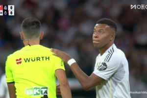 可惜了！阿諾德中場送長傳，姆巴佩停球單刀破門越位在先！