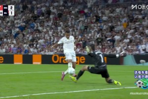 差之毫厘！姆巴佩單刀挑射破門！可惜越位再次進球無效！