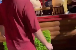 依舊很生氣！獨(dú)行俠球迷偶遇尼科，握手后怒噴：我們依然討厭你！