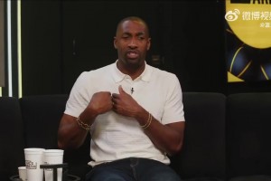 阿里納斯：詹姆斯需要像韋德、濃眉、歐文這樣的球員為他終結比賽