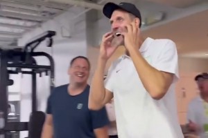 獨(dú)行俠名宿與未來(lái)！諾維斯基和狀元弗拉格碰面了