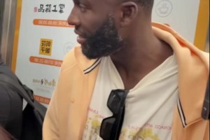 追夢剛剛落地，場上兇悍，場下靦腆