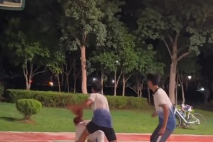 楊毅：濃眉進入75大有點牽強！要不是和詹姆斯一起拿個冠軍！