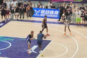 節(jié)目效果拉滿！程鑫凱穿普爾球衣單防追夢(mèng)，追夢(mèng)一路碾至籃下得分