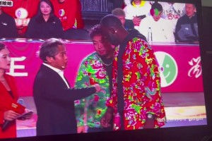 ！宋小寶現(xiàn)場(chǎng)教學(xué)穿東北大花衣的追夢(mèng)“瞅你那損色”~