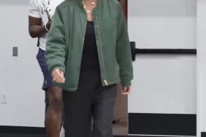 宋小寶扣籃大賽打出9分，一旁的追夢露出不可思議的表情！