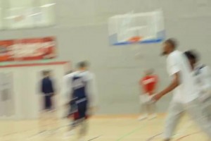 布克單打效率之高堪比杜蘭特，但兩人在一起咋就1+1<2了