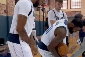 濃眉在獨行俠參加的第一個媒體日！和歐文聊的很開心