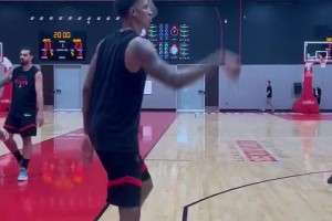 小賈和申京的三分要是開發(fā)出來，下賽季的火箭空間可太優(yōu)秀了！