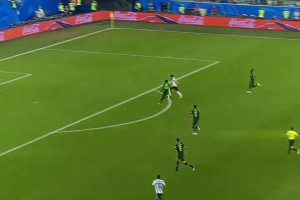 這就是藝術(shù)！梅西世界上經(jīng)典的“接化發(fā)”！屬于足球的勝利！