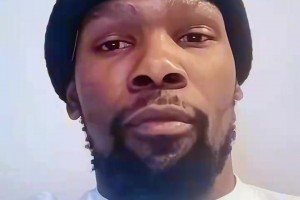 夸爽了！此前KD做客追夢的播客，追夢花式吹捧讓KD合不攏嘴！