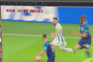 當(dāng)克羅斯看到梅西神奇助攻后表示：他配得上世界杯冠軍！