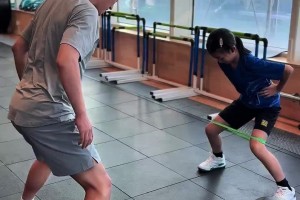 有天賦！劉維偉前妻曬女兒體能訓(xùn)練 教練直言“這哪是第一次上”